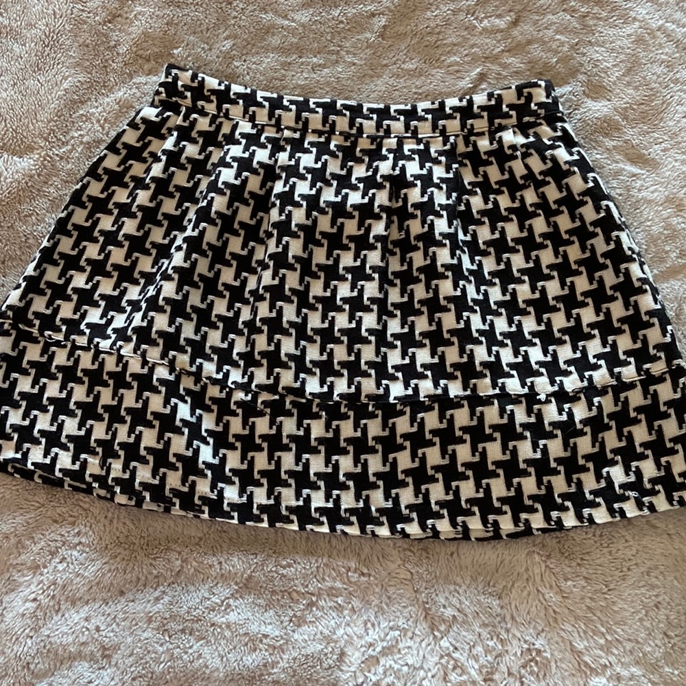 Xhilaration, black and white houndstooth skirt